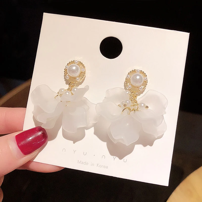 

ZOVOLI Korean White Flower Dangle Earrings For Women Unique Cute Pearl Earring Acrylic Drop Earings Fashion Jewelry 2020