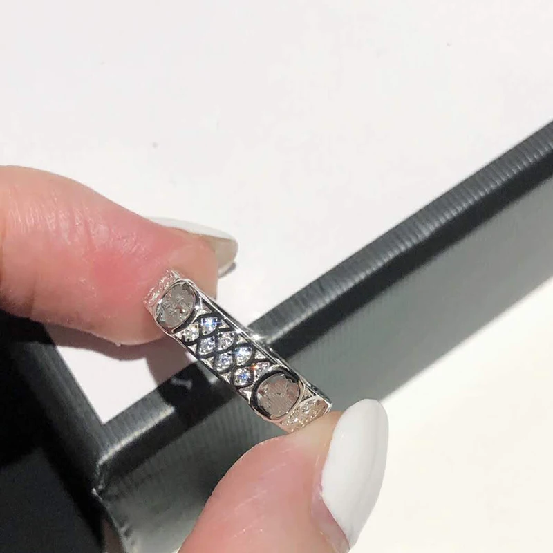 

Women's Classic Charm Hollow Zircon Ring Original Brand High Quality Jewelry Logo Holiday Gift