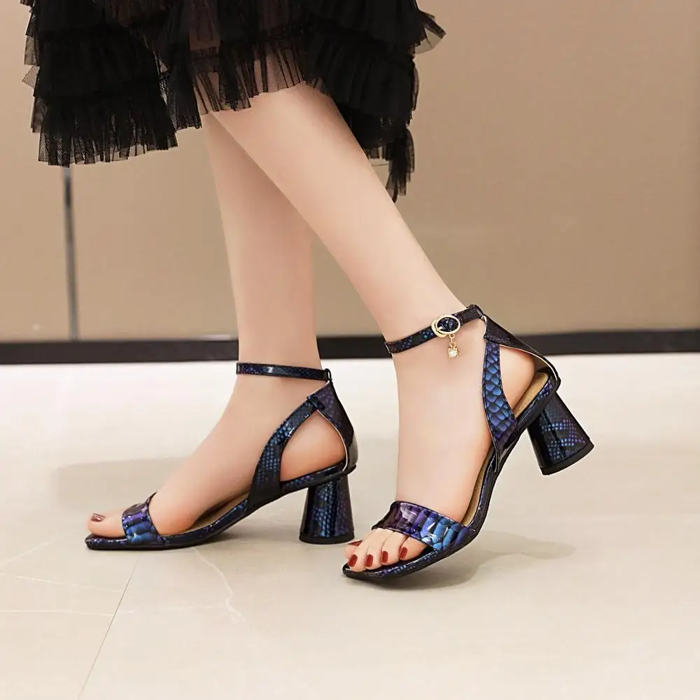 

Taoffen Summer Women Shoes Thick High Heel Sandals Snakeskin Pattern Patent Leather Shoes Crystal Buckle Lady Shoes Size 31-46