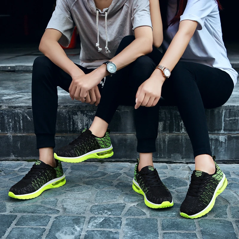 

2021 Couple Sneakers Men and Women New Running Shoes Fashion Breathable Mesh Outdoor Sports Shoes Lightweight Athletic Footwear