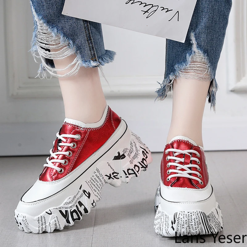 Массивные кроссовки Модель 2020 года Сезон лето Женская Повседневная