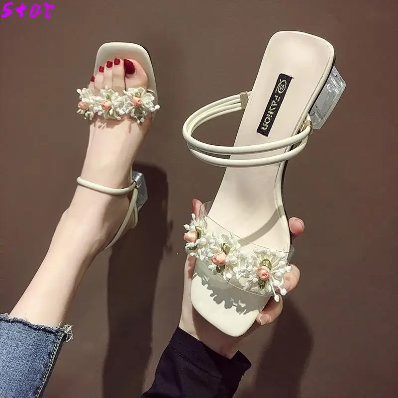

2021 Summer Fashion Two-wear Ladies Slippers Flower Word Flower Thick Heel Ladies Sandals Outdoor Beach Shoes Ladies High Heels