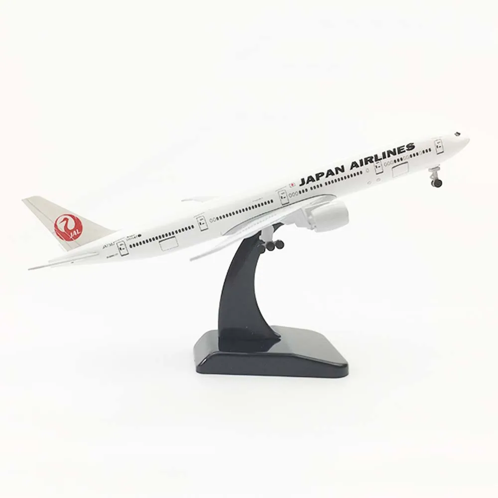 

Летательный аппарат Боинг 777, 20 см, авиакомпании японские авиалинии, модель самолета из сплава B777 с колесами, игрушки, подарок для детей, колл...