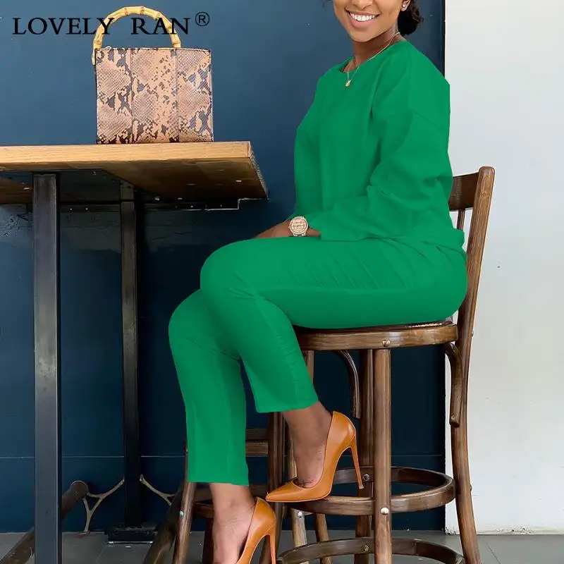 

Однотонный женский костюм, топ с круглым вырезом и длинными рукавами, свободные брюки с высокой талией и карманами, плотные осенние женские ...