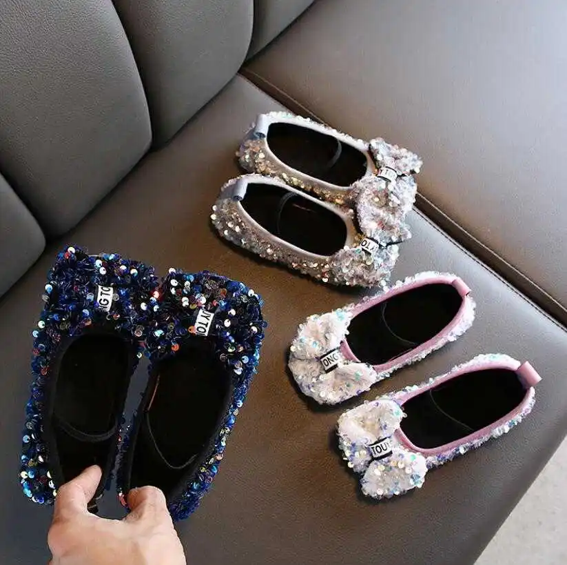 

Spring Children Shoes Girls Flat Heel Princess Dance Sandals Kids Shoes Glitter Leather Fashion Girls Party Dress Wedding Shoes