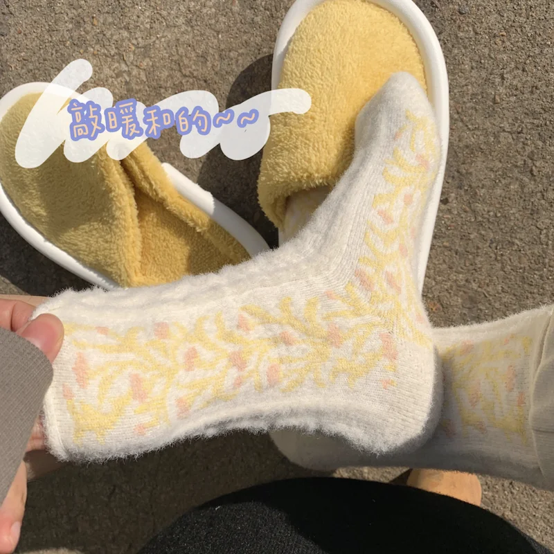 

Pure Cotton Women's Long Socks Thick Warm Printed Glowers Simple Cute Knitted Versatile Home Non-slip 2021 New Twist vertical