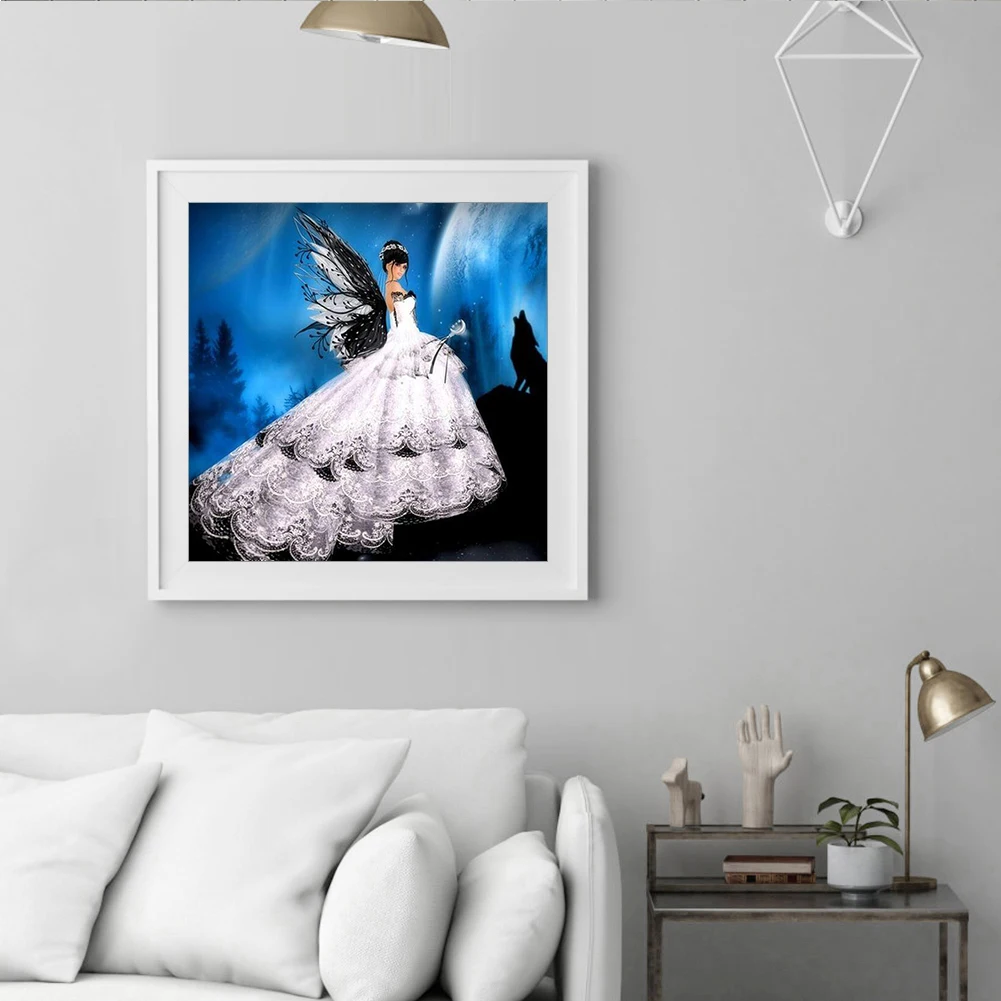 Алмазная картина сделай сам 30*30 см полностью круглая с крыльями батутов девушка