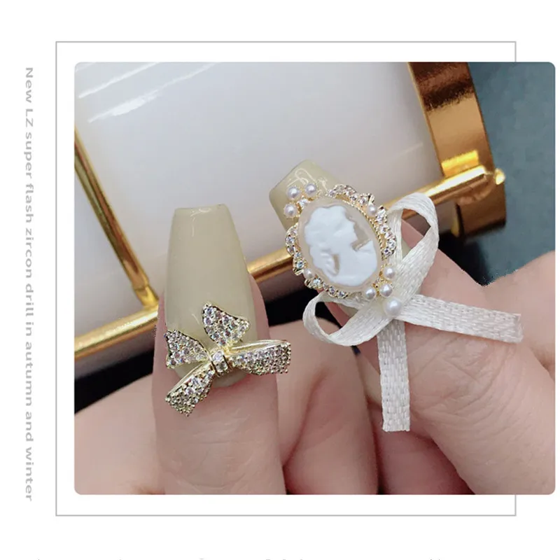 

1PCS of Nail Art Zircon Jewelry Bowknot Wings Nail Decoration Zircon Diamond Super Flash Unicorn Rhinestone Nail Design Art