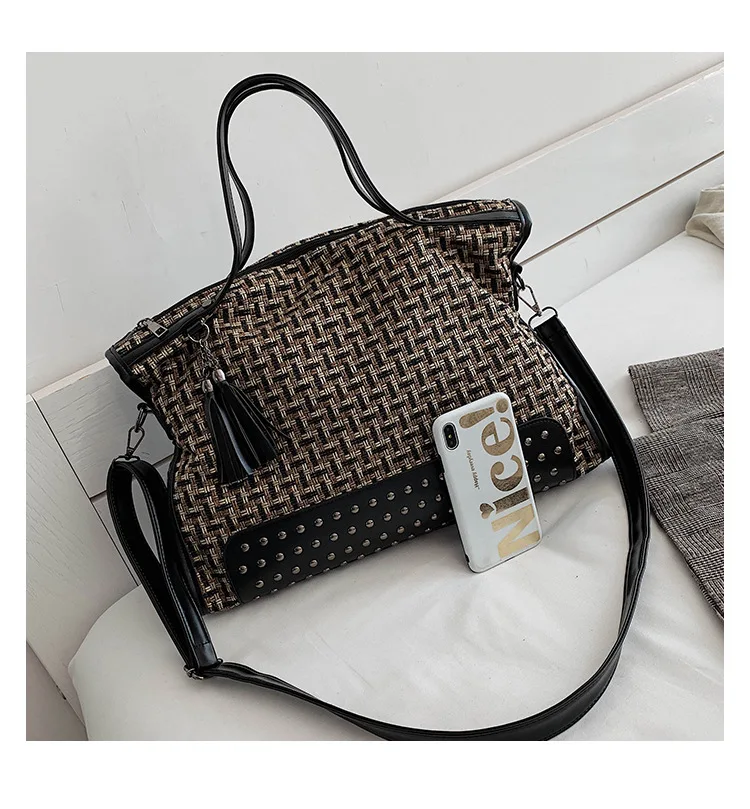 Boston Woolen Women Handbag Women's Large Capacity Tote Bag 2019 Winter New Rivet Fashion Tassel Shoulder Crossbody | Багаж и сумки