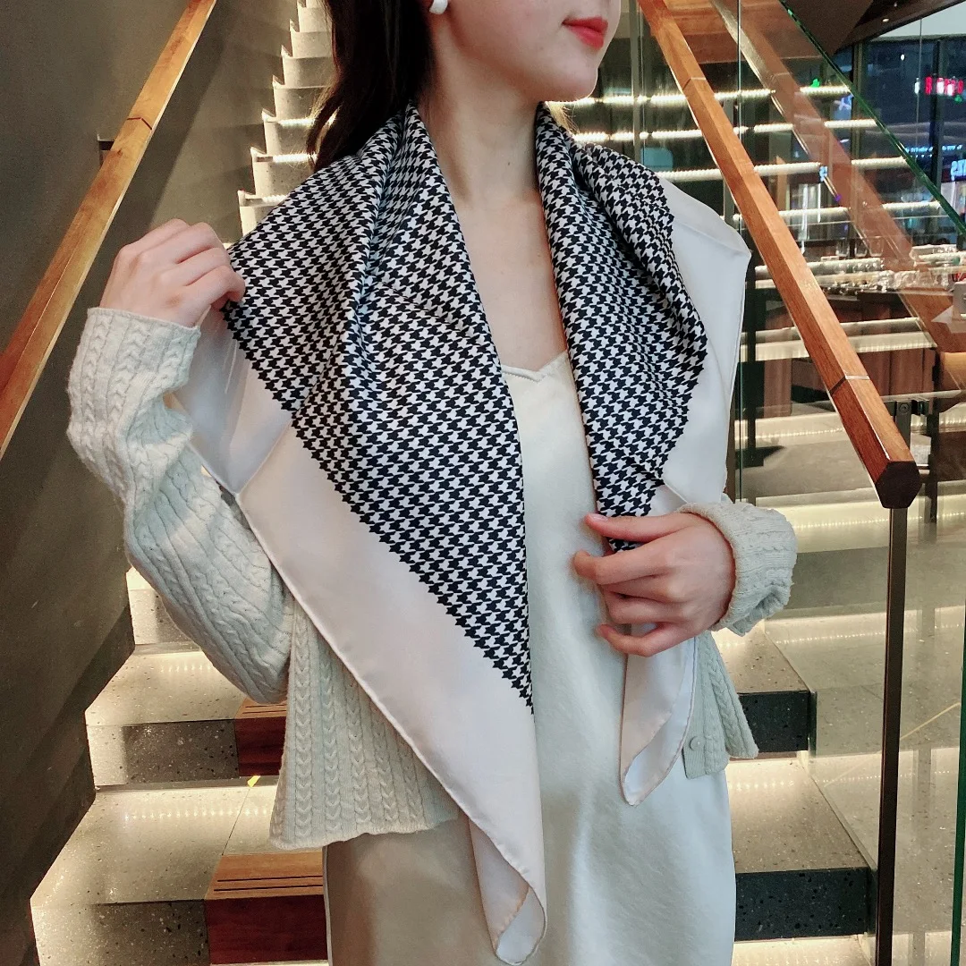 

100% Twill Silk Scarf Women Vintage Houndstooth Print Shawl Hijab Stylish Square Kerchief Hand Rolled Stole Bandana 90*90cm