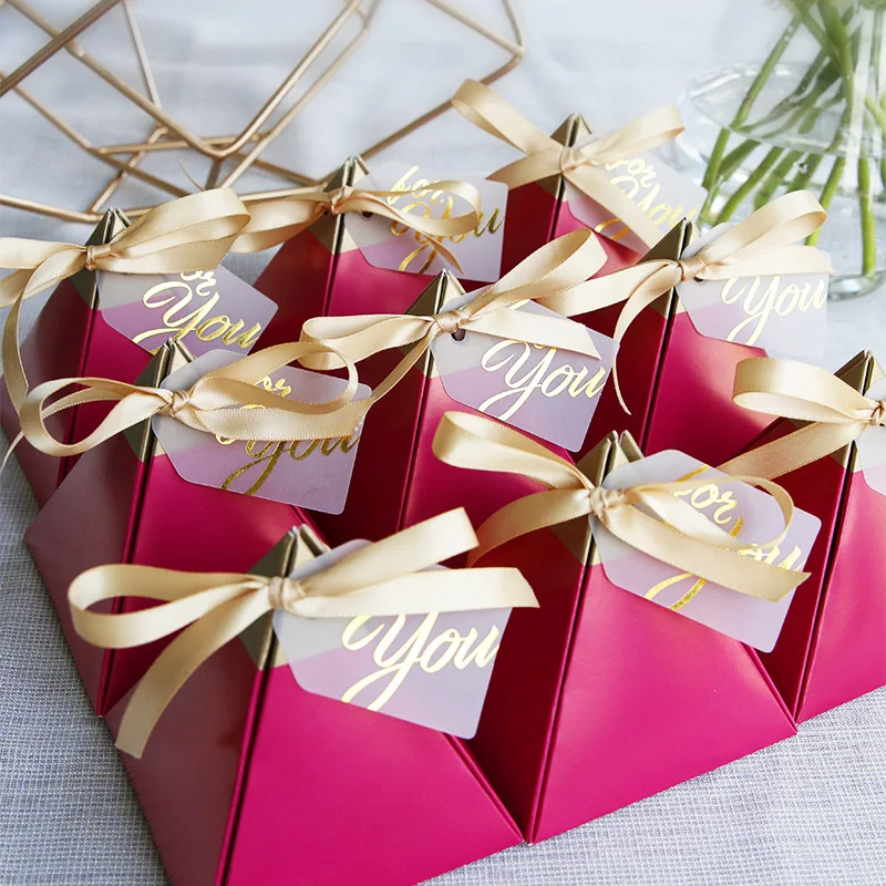 

Triangular Pyramid Rose Red Candy Box Wedding Favors & Door Gifts Boxes for Guests Baby Shower Giveaways Boxes Party Supplies