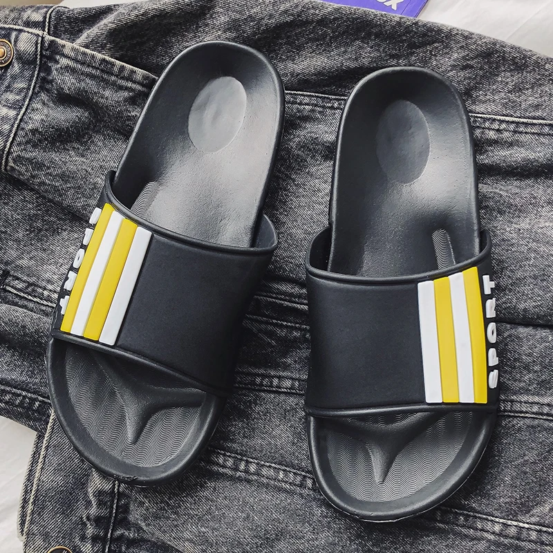 

Summer Men Slippers Outdoor Garden Shoes Non-Slip Clogs Male Beach Slippers Flip-Flops Men Indoor Home Slides Loafers Mules