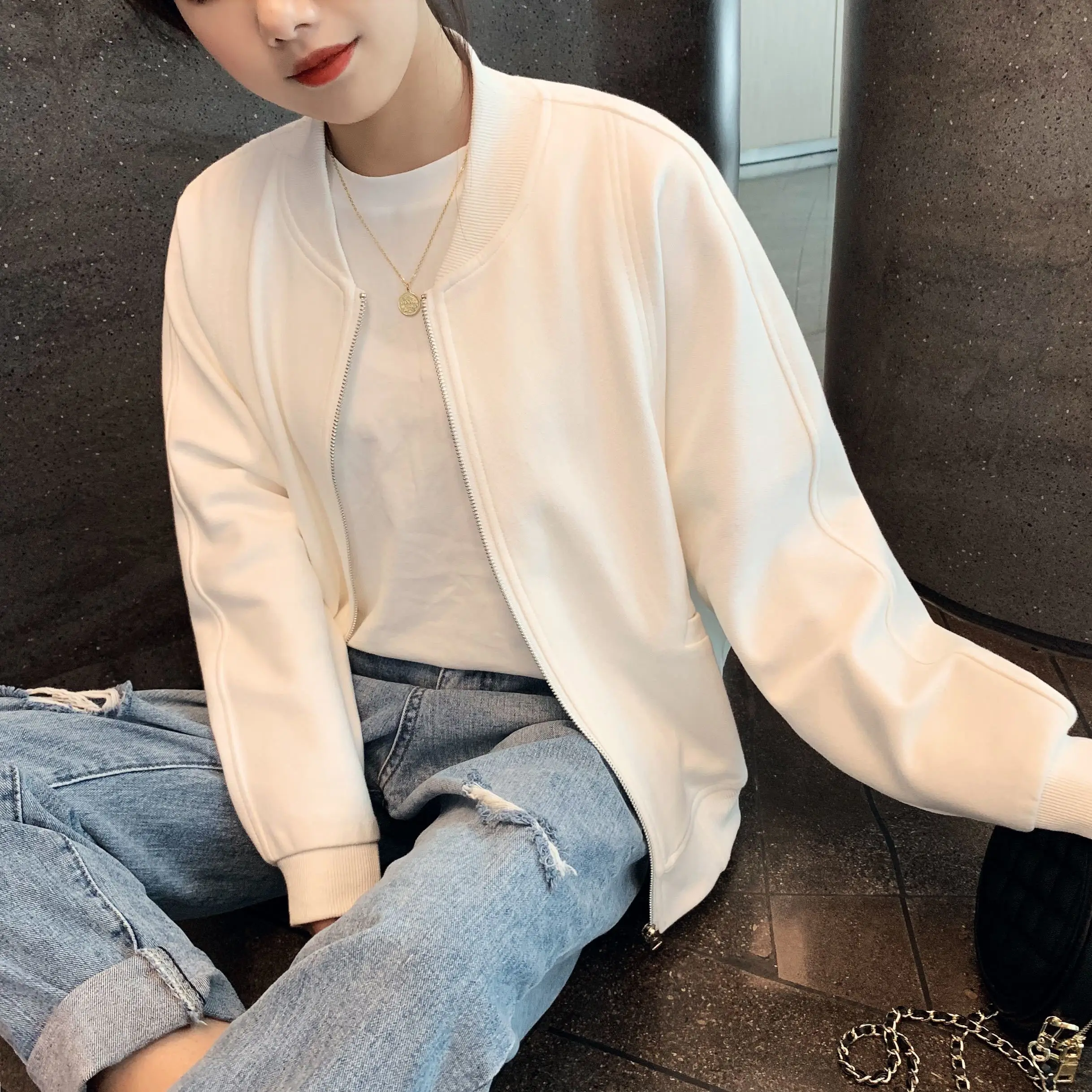 

Short jacket women's 2020 Spring and Autumn new white popular casual baseball suit