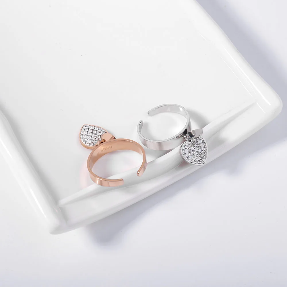 Женское кольцо из нержавеющей стали золотистое с подвеской в форме сердца 2021 |