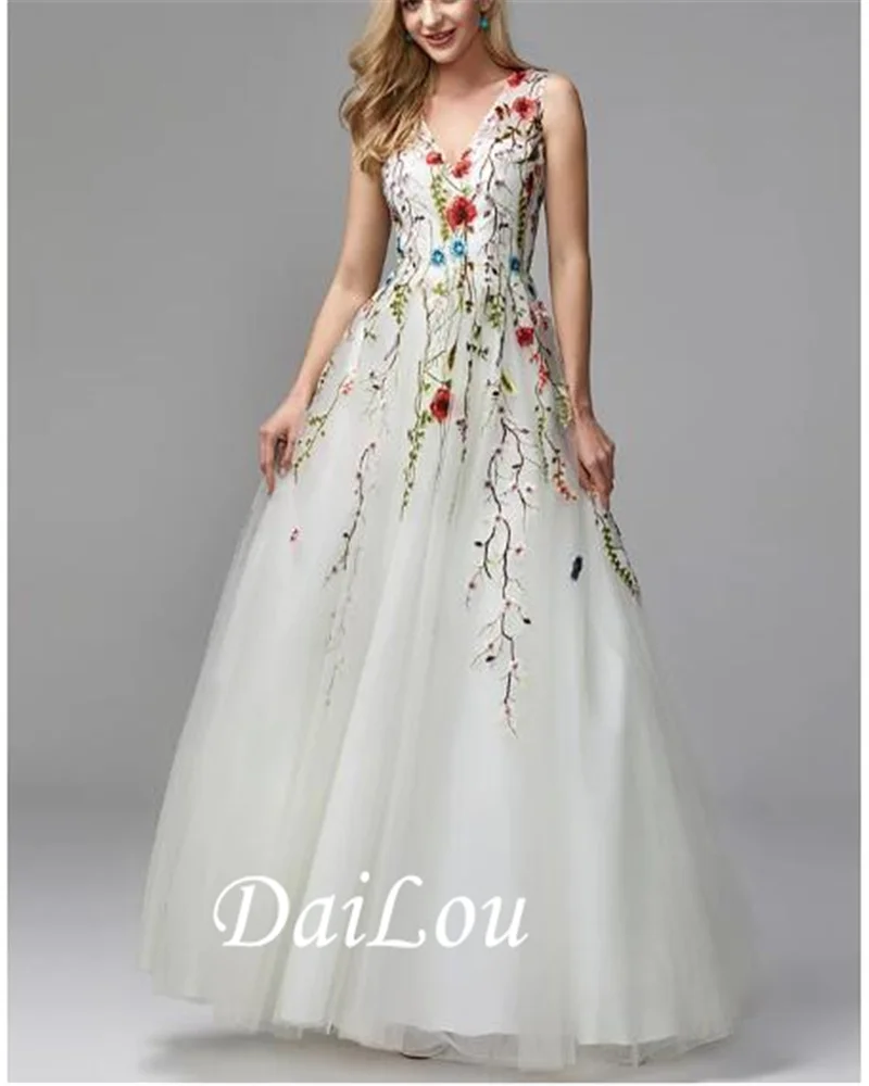 

A-Line White Floral Quinceanera Formal Evening Dress V Neck Sleeveless Floor Length Lace Tulle with Embroidery Appliques 2021