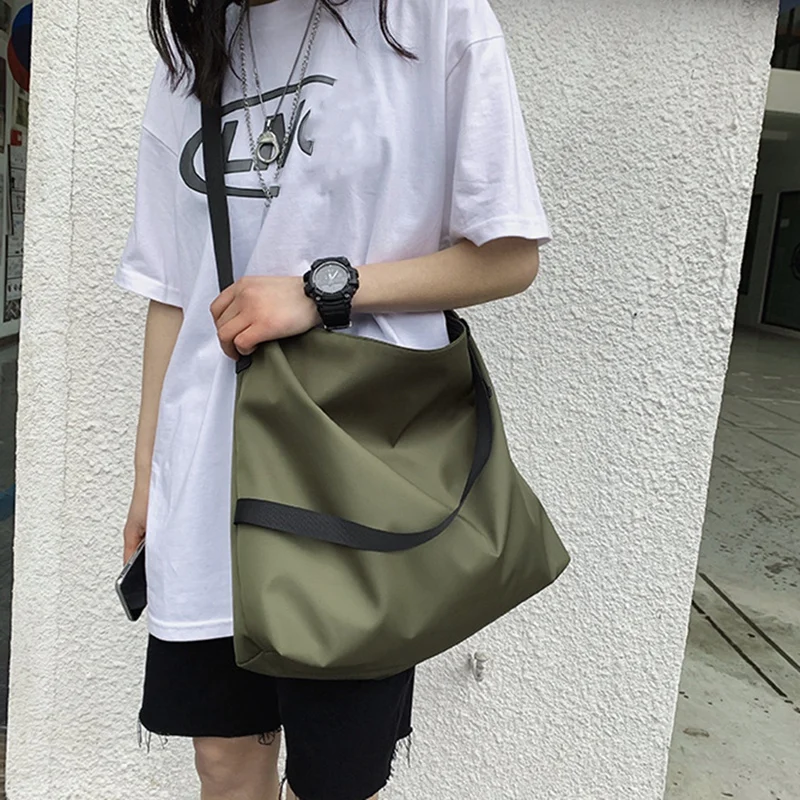 

Unisex Shoulder Bag High Quality Waterproof Casual Sports Messenger Bag Fashion Messenger Bag