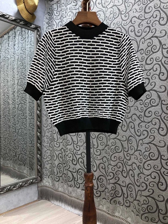 

2021 spring and summer fashion new women's round neck solid decoration short sleeve versatile top 316