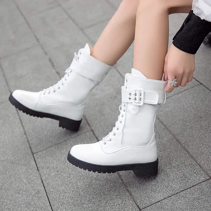 Женские ботинки FEDONAS зимние из лакированной кожи на высоком каблуке с пряжкой в