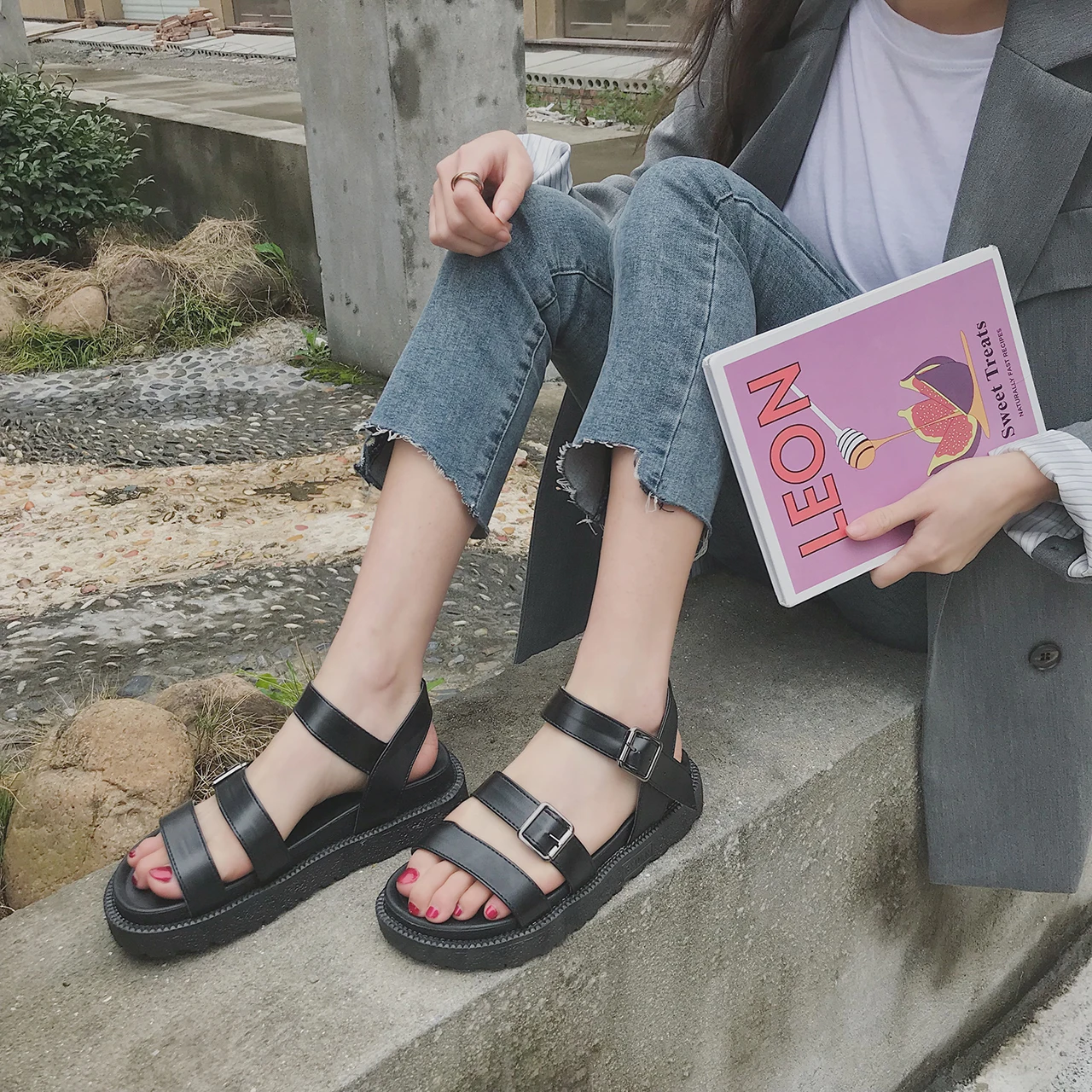 

Black Platform Sandals Women 2021 Summer Buckle Strap Casual Shoes Fashion Women Chunky Sole Sandals Ladies Beach Sport Sandals