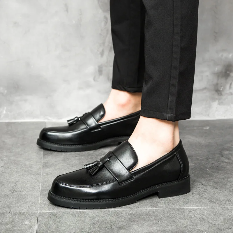 Деловые туфли мужские на плоской подошве повседневные оксфорды в британском