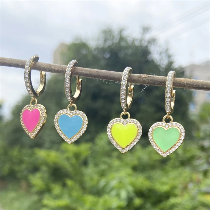 

Новые модные серьги Стразы в форме сердца, винтажные популярные серьги в форме сердца с кристаллами для женщин и девушек, изысканные серьги-...