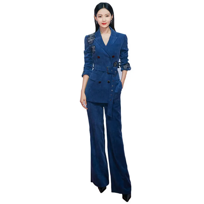 Женский костюм из 2 предметов синий двубортный приталенный с вышивкой пиджак и
