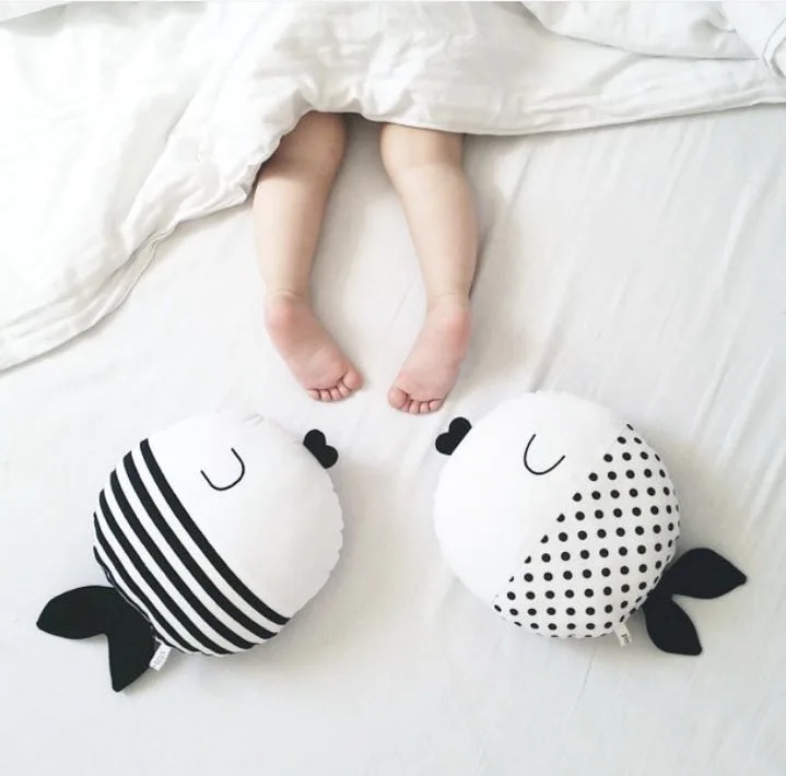 

Creative Simulation Kissing Fish Pillow Plush Baby Toys Stuffed Dolls Soft Animals Children Friends Kids Birthday Gifts AP