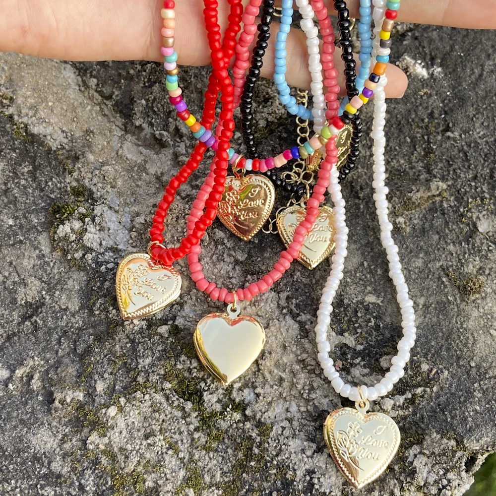 

OUREX 2021 New Fashion Bohemia Beads Heart Stock Pendent Necklace Handmade Beaded Clavicle Necklaces for Women Party Jewelry