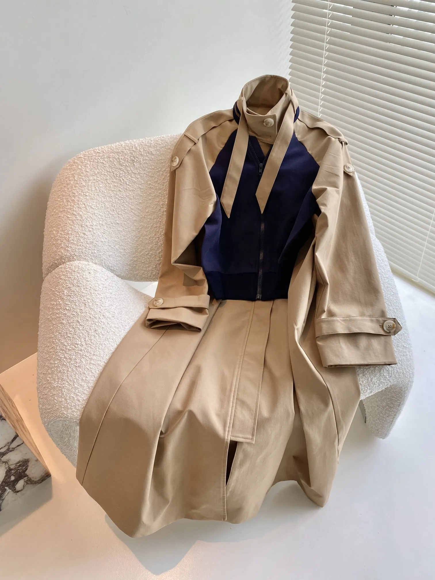 

2021 New FW Brown Patchwork Hit Color Blue Zipper Double Breasted CE Mid-Length Windbreaker Cotton Women Outwear Chic Coat Parka