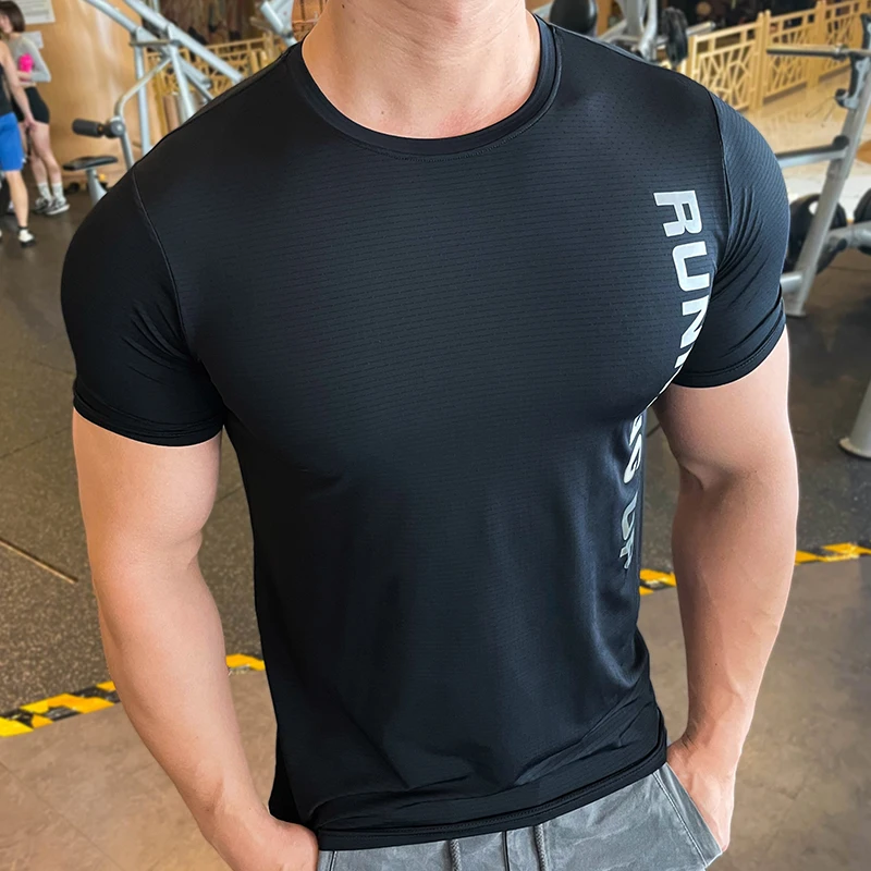 Sport Ice silk Shirts New Breathable Top Elastic Fitness Summer Quick Dry silky Short Sleeves Men Training 2021 Running Tees |