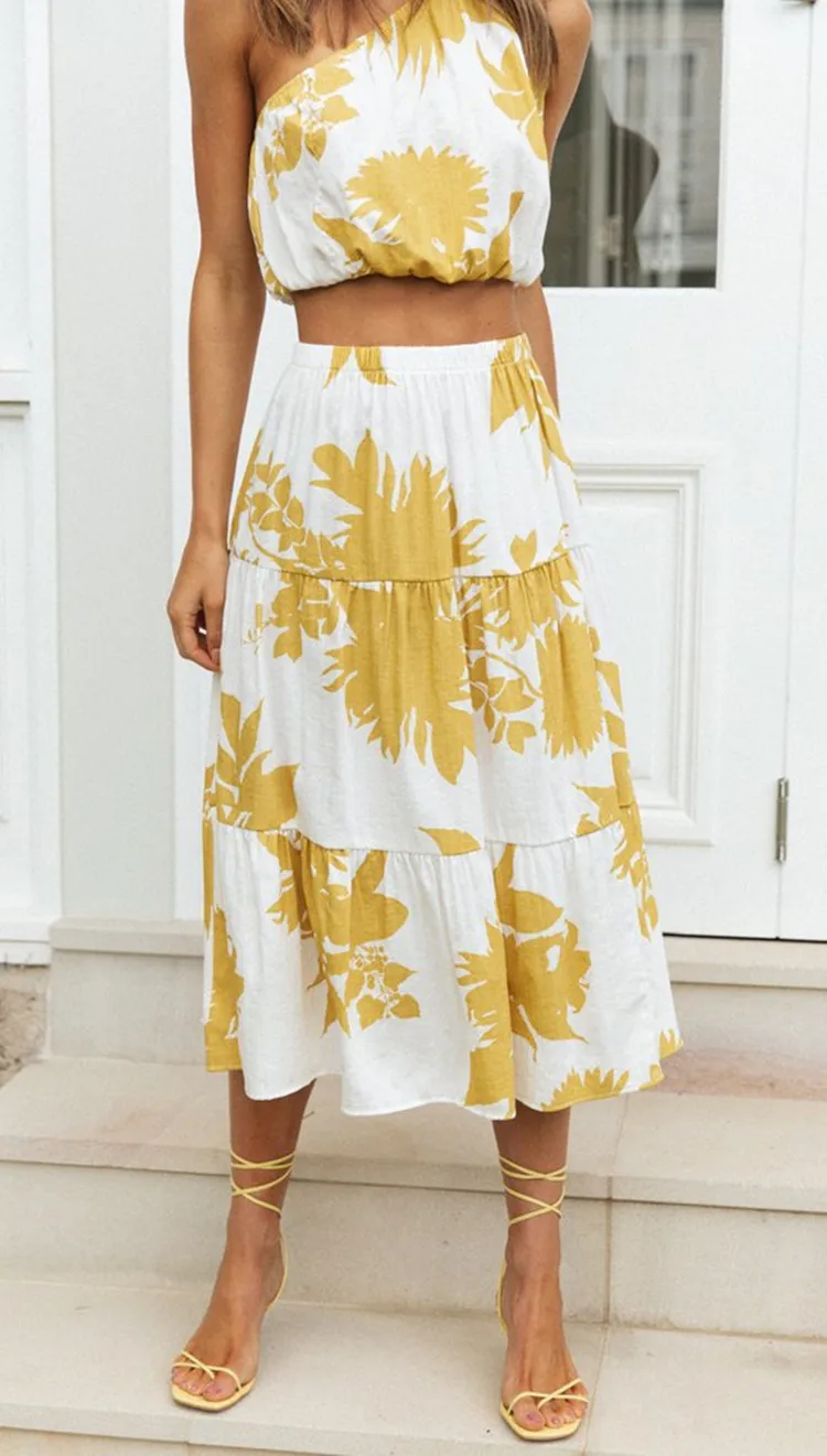 

2021 women's sexy slant collar short top two-piece fashion big swing skirt suit