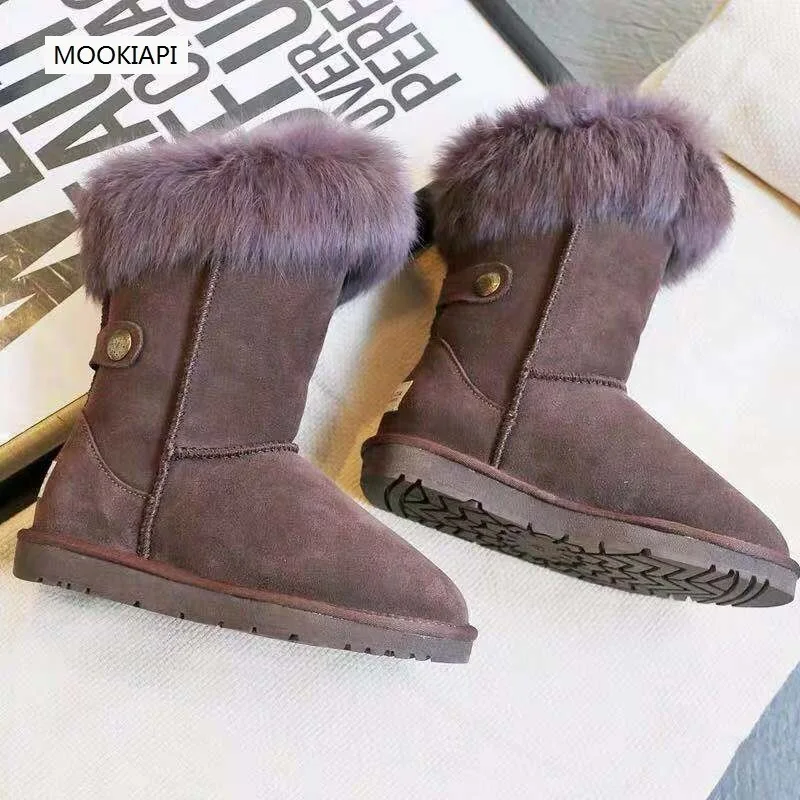 

The latest high-quality snow boots in Europe in 2019, women's shoes in the middle tube, real sheepskin, 100% natural wool, five