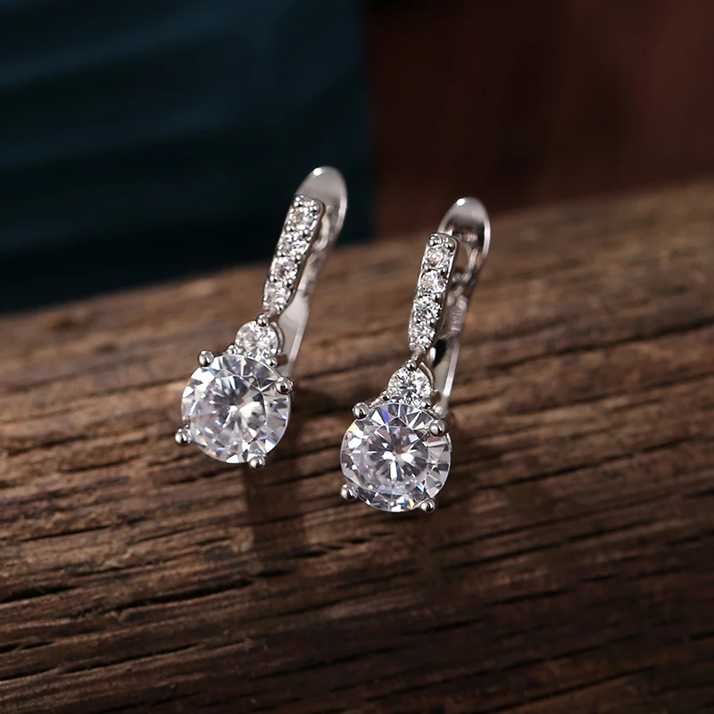 Новые модные белые серьги-гвоздики с кубическим цирконием классические