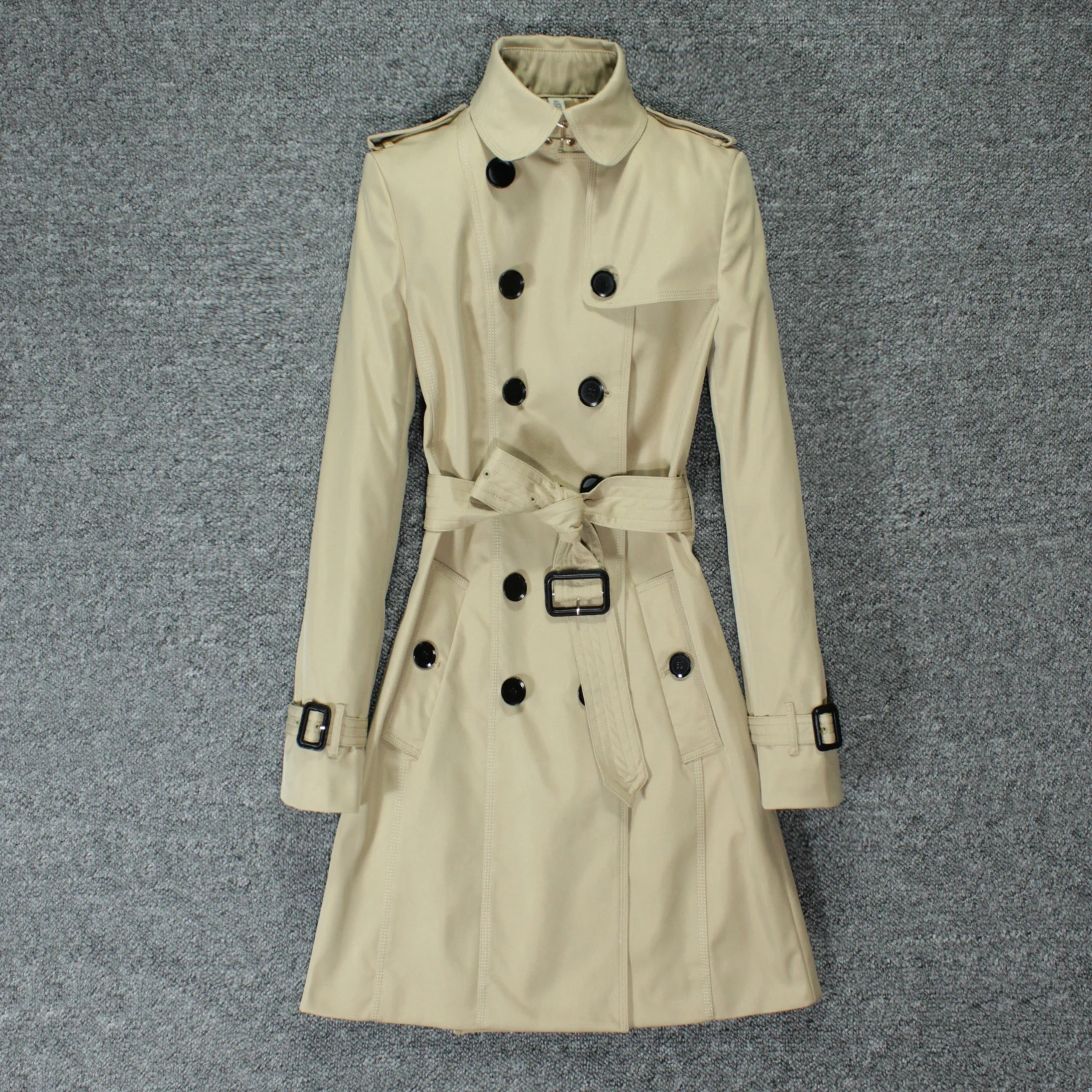 Ветровка женская средней длины классическое двубортное короткое пальто в