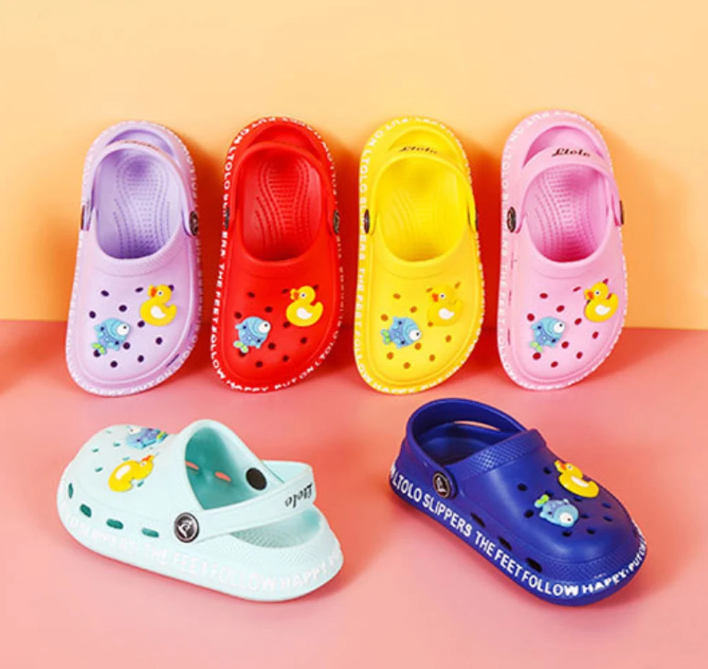 

Children's hole shoes summer boys and girls lovely soft soled baby middle and small children children's head covered sandals