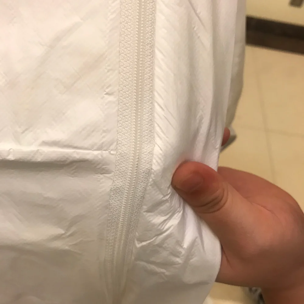 Защитная одежда изоляционный костюм цельная защитная 3 слоя очень хорошее