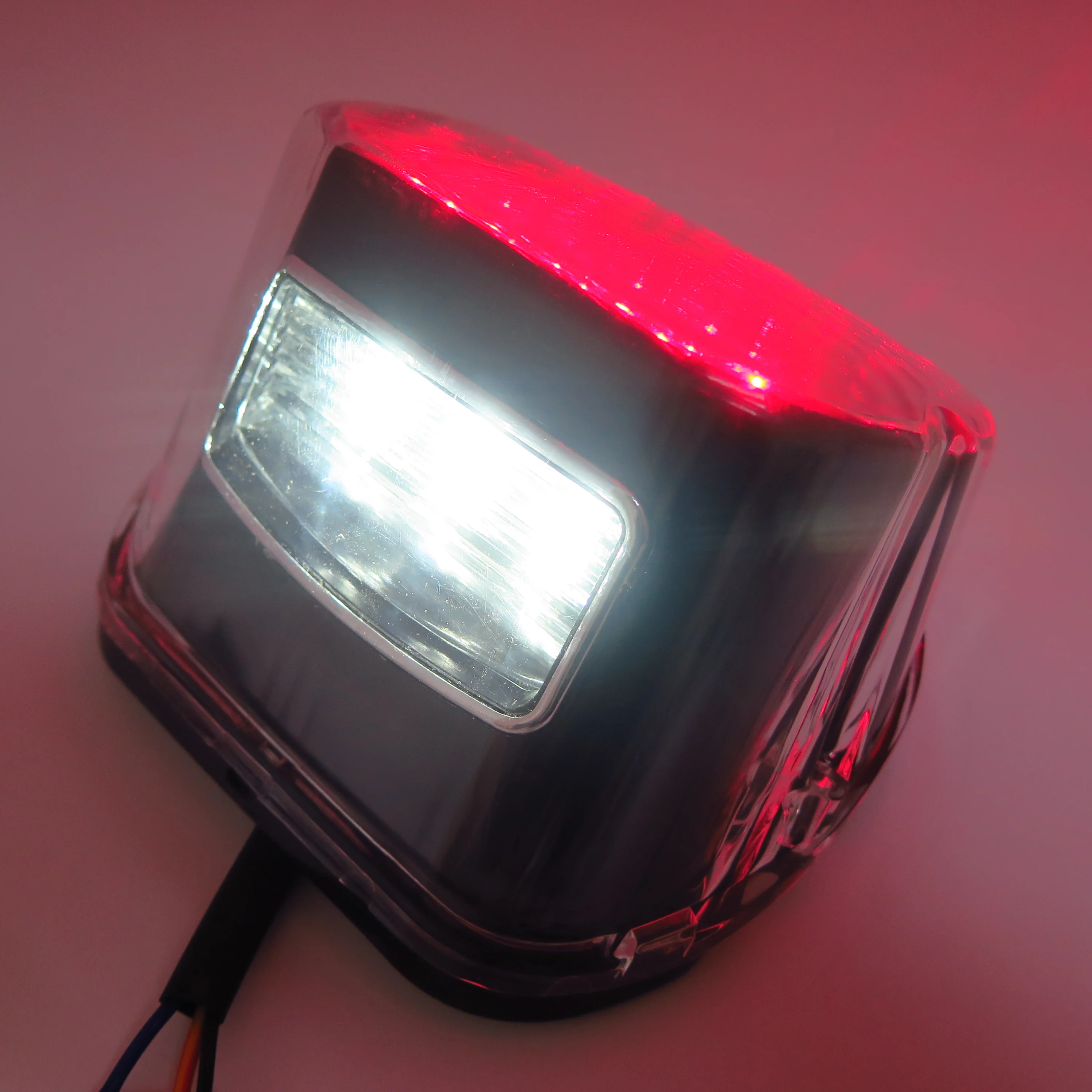 Aftermarket Бесплатная доставка мотоцикл части задний тормоз светильник для Harley Davidson