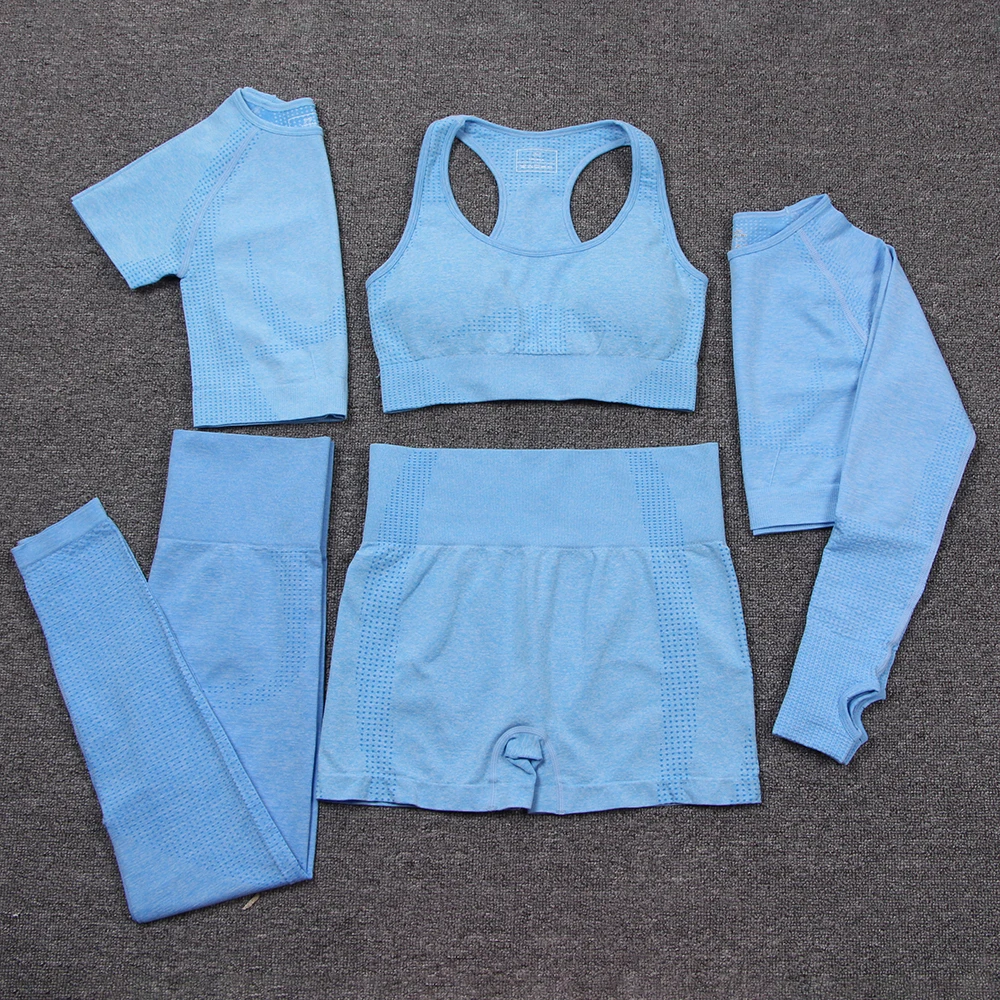 Комплект спортивный женский бесшовный для спортзала рубашка и шорты фитнеса