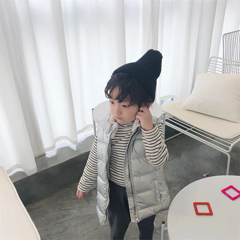 Осенне-зимний жилет для девочек водонепроницаемый глянцевый с капюшоном