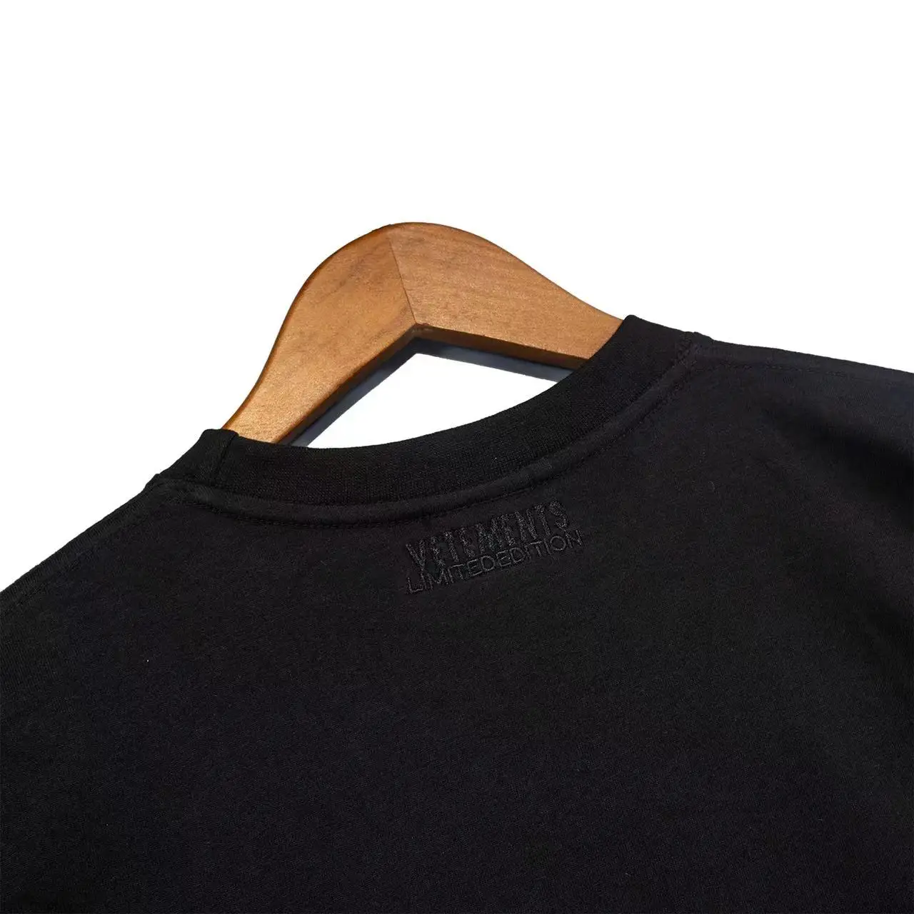 Футболка Мужская/женская оверсайз с графическим логотипом коротким рукавом |