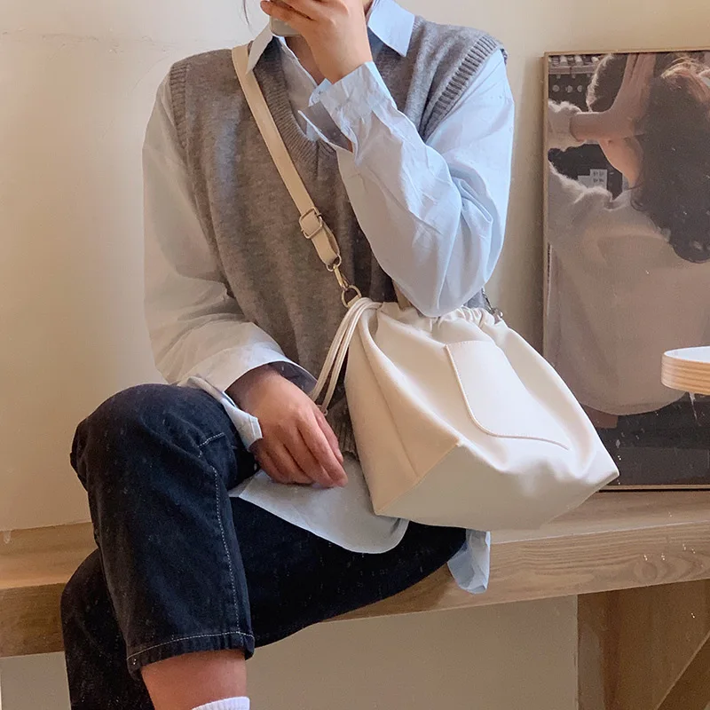 

Messenger Large-capacity Bag 2020 New Spring And Summer New Pu Handbags All-match Drawstring One-shoulder Bucket Bag Casual