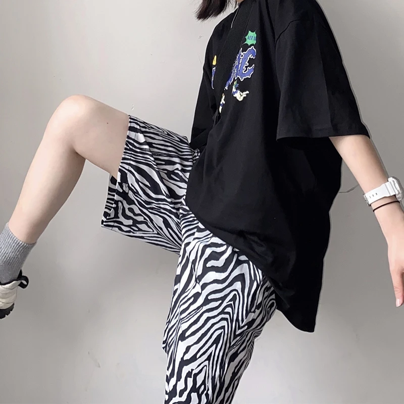 

Summer Korean Retro Men's and Women's Shorts Ins Trend Zebra Pattern Five-point Pants Casual Loose Wild Pants