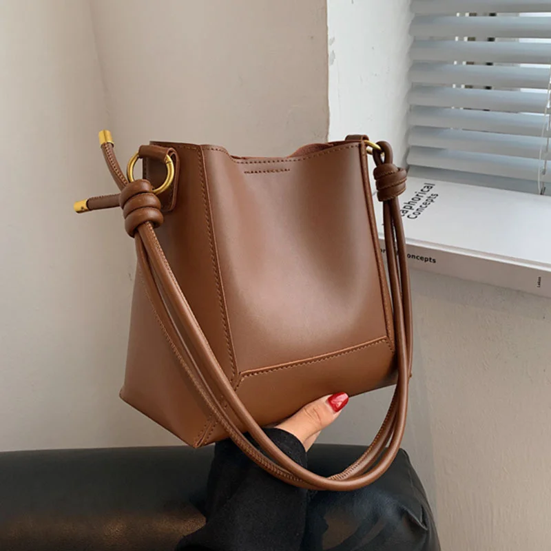 

Large bag women's bag 2021 new fashion large capacity simple single Shoulder Messenger Bag autumn winter texture Bucket Bag