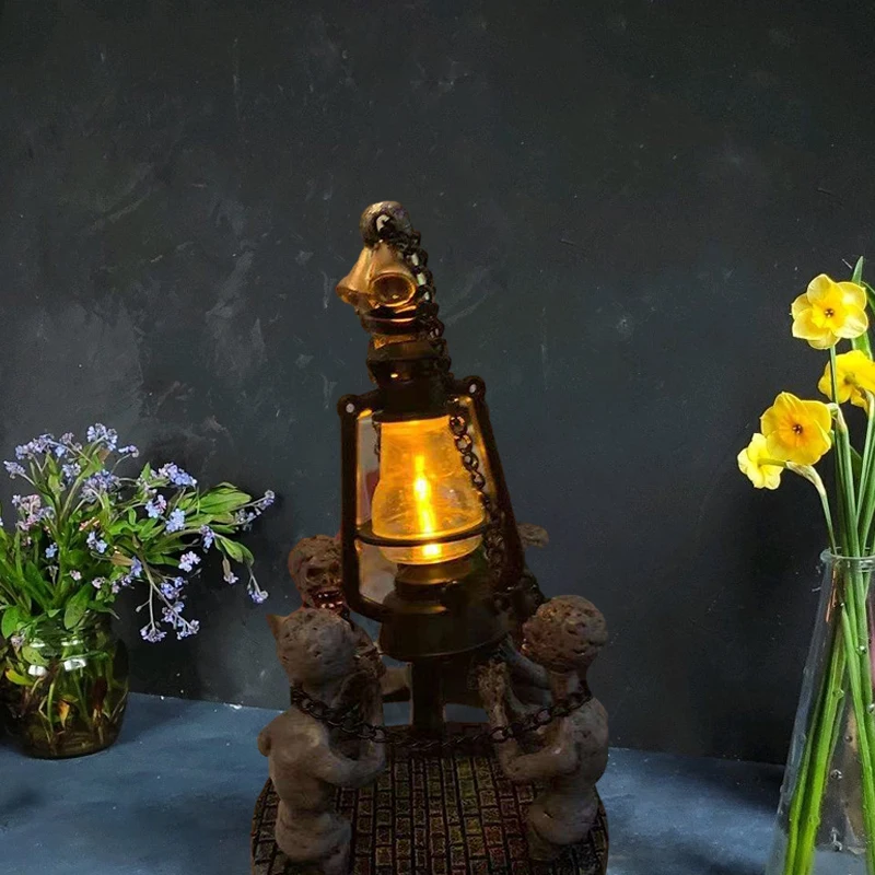 

Светодиодный ные фигурки с четырьмя черепами, ужасная цепочка, статуя зомби, коллекционное украшение, подсветка для Хэллоуина, украшение дл...