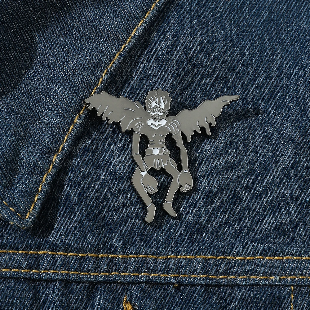 Anime Death Note Cosplay Brooch Figure Ryuk Metal Enamel Collar Pin Gothic Shirts Backpacks Decoration Cool Peripheral Jewelry