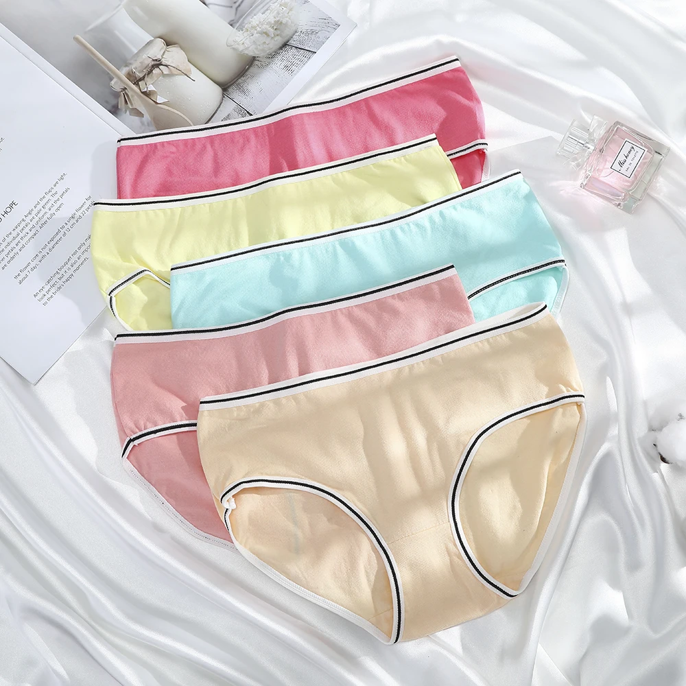 

LEVAO Fashion Ladies Cartoon Lettert Print Cute Underwear Seamless Panties Women Soft Breathable Physiological Briefs Lingerie