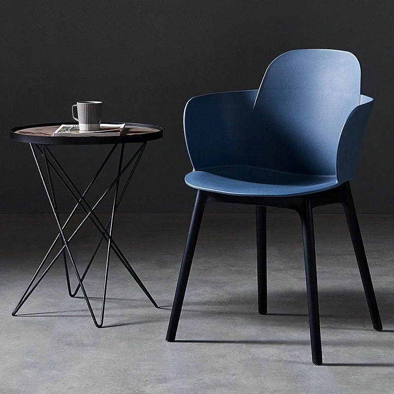 Обеденный стул с молоком пластиковый для работы в офисе |