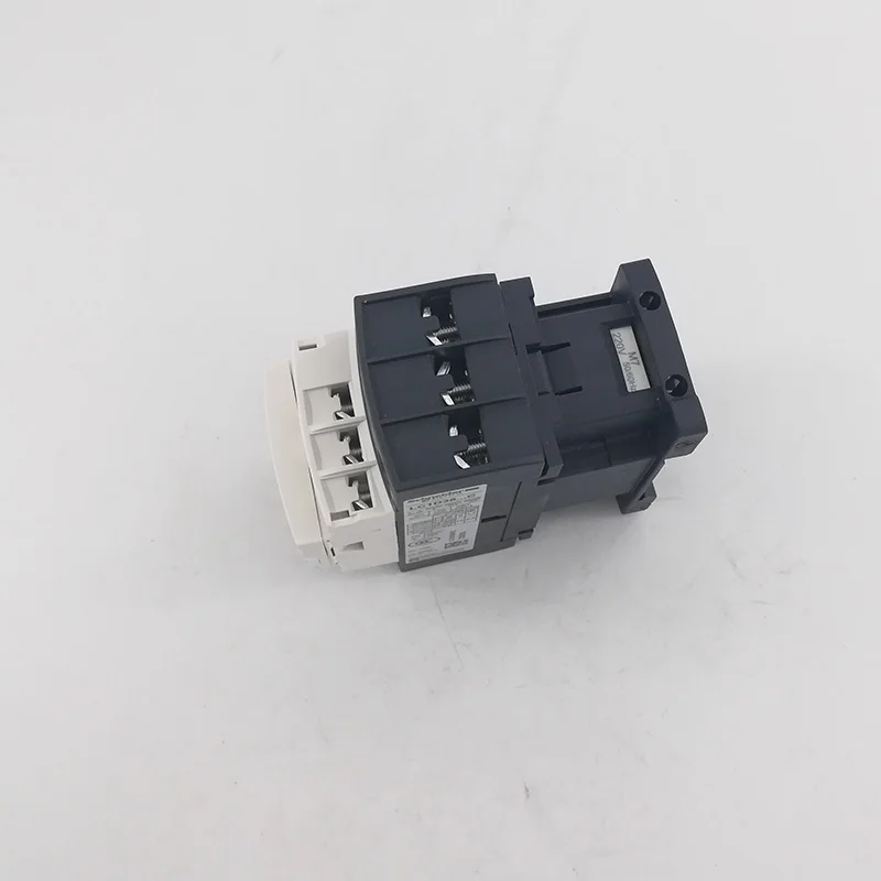 Контактор Schneider LC1D25M7C/LC1-D25M7C 9A AC220V одно открытое и одно закрытое касание