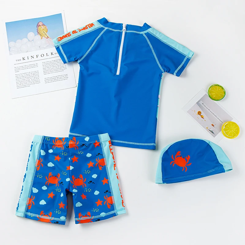 Детский купальный костюм из трех предметов (купальный с шапочкой и защитой от