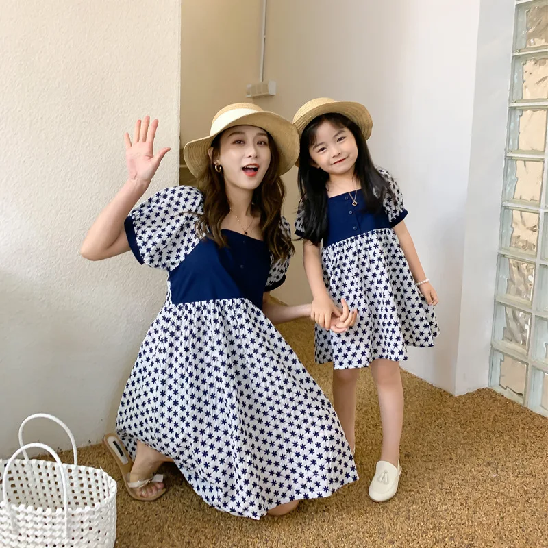 

Parent Child Summer New Mother Daughter Heavy Industry Embroidery Dress Korean Girl's Back Tie Skirt Sleeve Length(cm) Style Fit